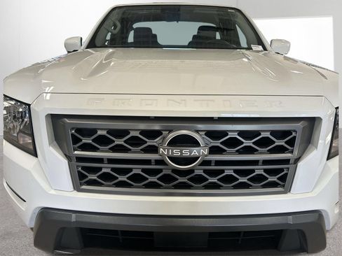Certified 2024 Nissan Frontier SV w/ Technology Package AWD/4WD image 30