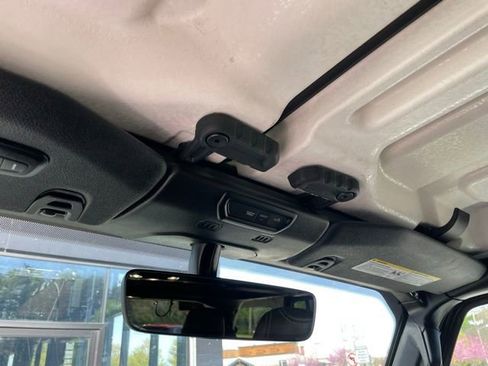 Used 2022 Jeep Wrangler Unlimited Sahara w/ Cold Weather Group AWD/4WD image 23