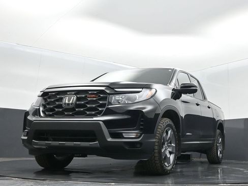 Certified 2025 Honda Ridgeline TrailSport image 8
