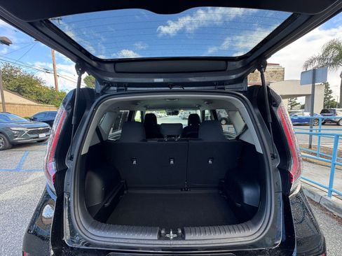 Used 2025 Kia Soul LX w/ LX Technology Package image 29