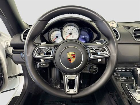 Used 2021 Porsche 718 Boxster RWD image 12