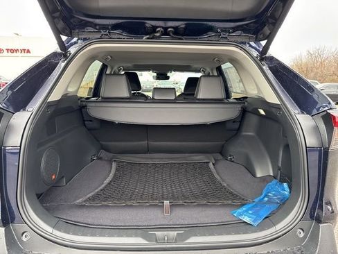Used 2025 Toyota RAV4 Limited image 27