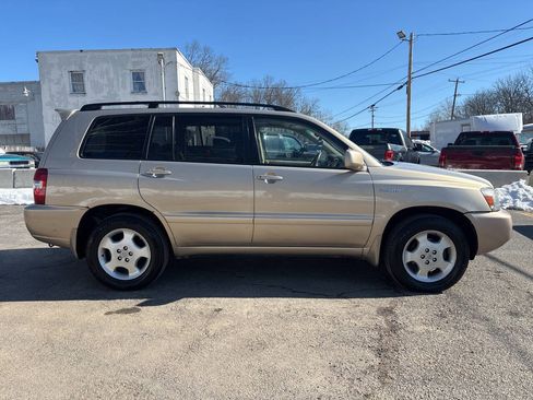 Used 2005 Toyota Highlander Limited image 10