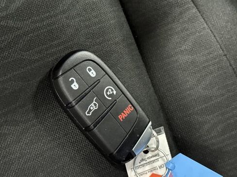 Certified 2024 Dodge Durango GT image 25