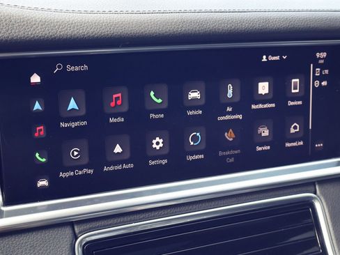 Certified 2023 Porsche Panamera 4 Platinum Edition image 17