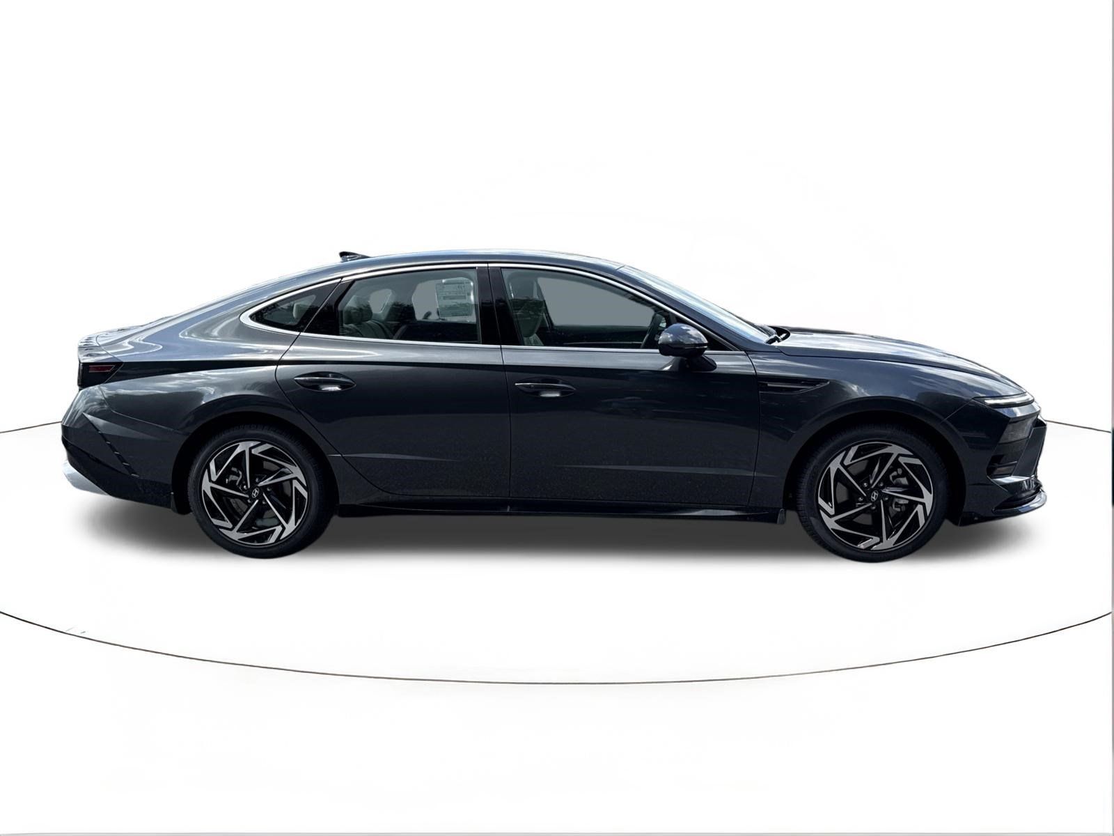 New 2026 Hyundai Sonata SEL FWD image 2