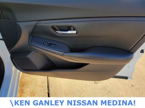 Used 2022 Nissan Sentra SV image 48