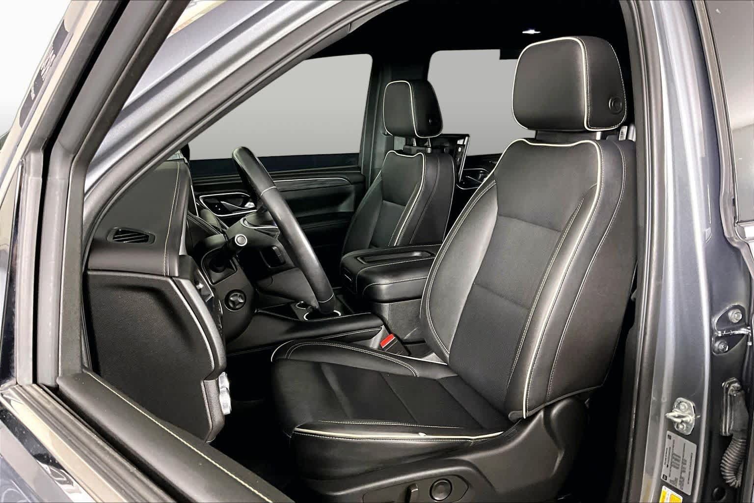 Used 2022 GMC Yukon SLT w/ SLT Premium Package RWD image 8