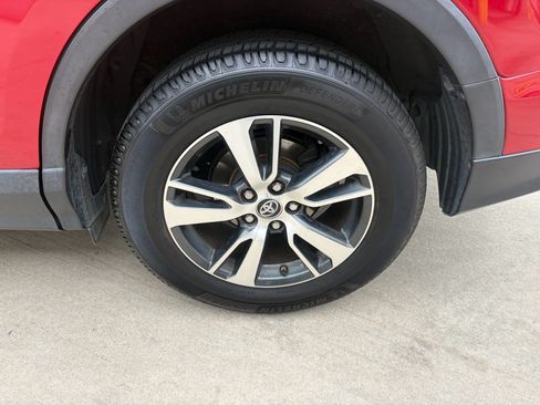 Used 2016 Toyota RAV4 XLE AWD/4WD image 31