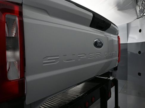 Used 2023 Ford F250 XL w/ XL Chrome Package image 10