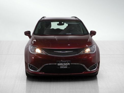 Used 2020 Chrysler Pacifica Touring-L Plus image 8