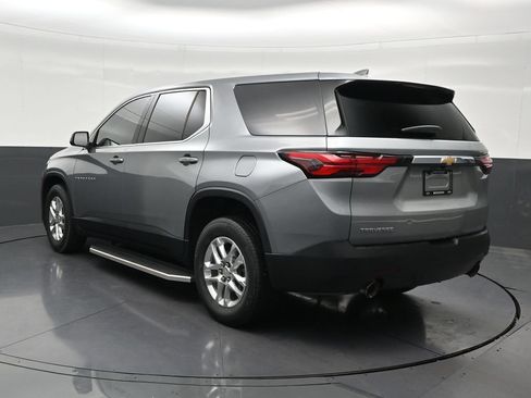 Used 2023 Chevrolet Traverse LS FWD image 3