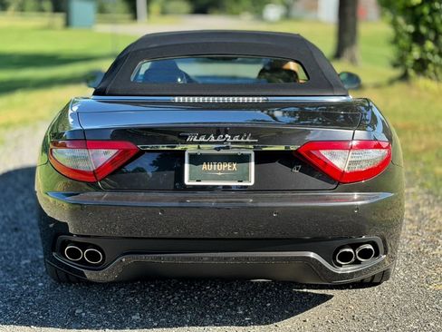 Used 2010 Maserati GranTurismo Convertible RWD image 14