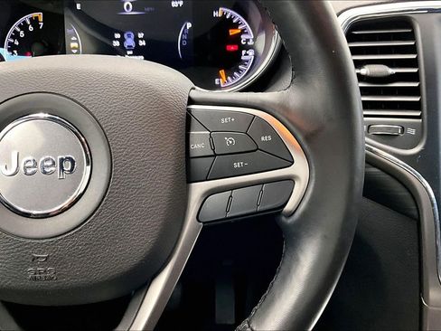 Used 2021 Jeep Grand Cherokee Laredo w/ Security & Convenience Group AWD/4WD image 20