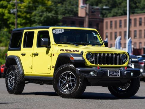 Used 2024 Jeep Wrangler Unlimited Rubicon AWD/4WD image 2