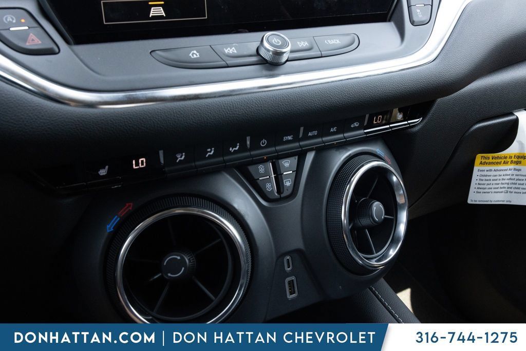 New 2025 Chevrolet Blazer LT w/ Convenience Package FWD image 12