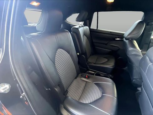 Used 2024 Toyota Highlander XSE FWD image 20