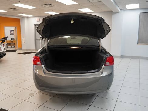 Used 2019 Chevrolet Impala LT w/ LT Convenience Package image 10
