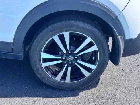 Used 2018 Nissan Kicks SR image 31