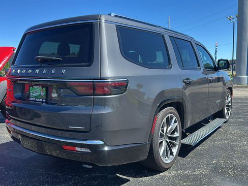 Used 2022 Jeep Wagoneer Series III w/ Premium Group I AWD/4WD image 5