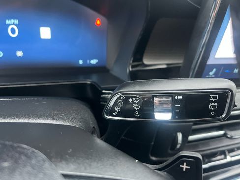 Used 2024 Lincoln Corsair Grand Touring image 37