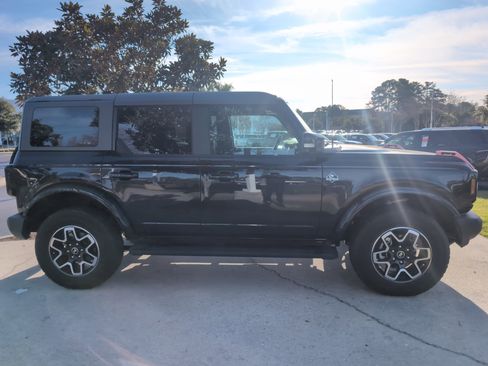 Used 2024 Ford Bronco Outer Banks image 11