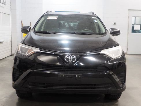 Used 2016 Toyota RAV4 LE image 2