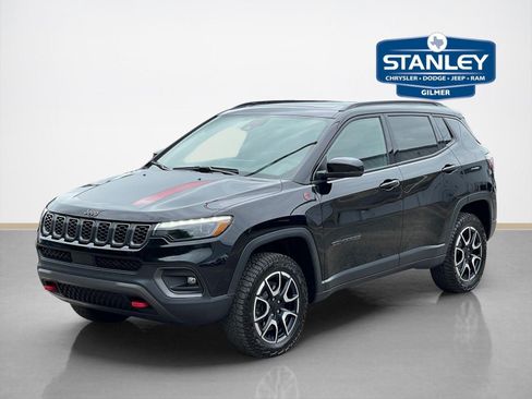 Certified 2024 Jeep Compass Trailhawk w/ Trailhawk Elite Group AWD/4WD image 3