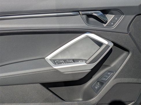 New 2025 Audi Q3 2.0T Premium image 10