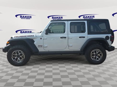 Used 2024 Jeep Wrangler Unlimited Rubicon w/ Convenience Group AWD/4WD image 6