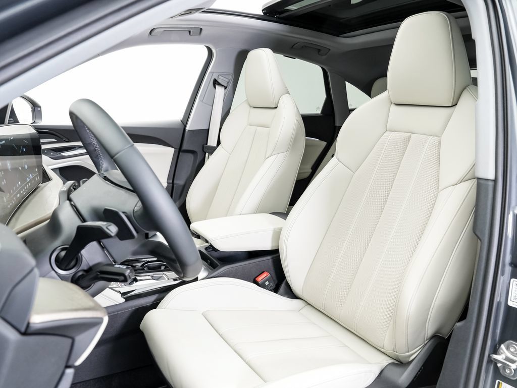 Certified 2025 Audi Q5 Premium Plus w/ Premium Plus AWD/4WD image 5
