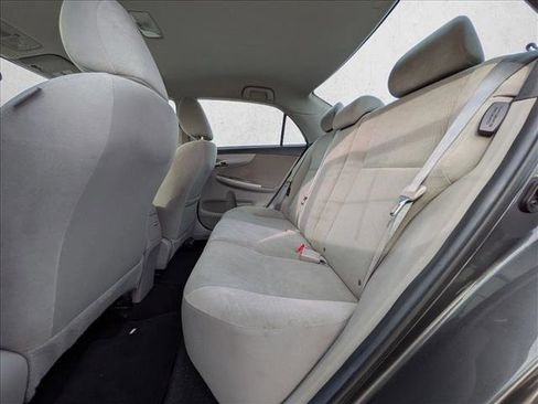 Used 2013 Toyota Corolla LE image 15