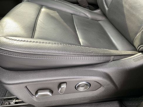 Used 2021 GMC Yukon XL Denali w/ LPO, Illumination Package image 24