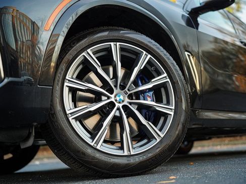 Used 2023 BMW X5 M50i w/ Executive Package image 18