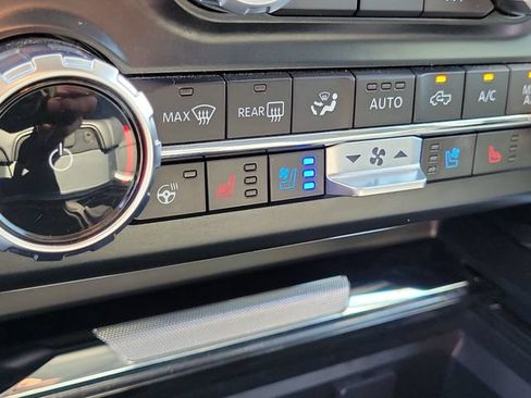 Certified 2023 Ford F250 Lariat w/ Lariat Ultimate Package AWD/4WD image 11