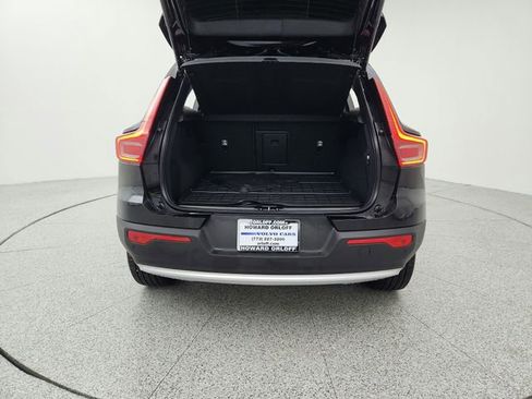 Certified 2023 Volvo XC40 B5 Ultimate w/ Protection Package Premier image 15