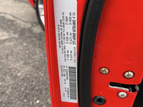 Used 2015 Dodge Challenger SXT RWD image 21