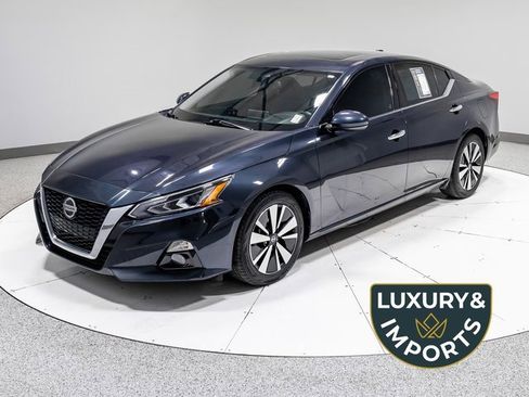 Used 2019 Nissan Altima 2.5 SV image 1