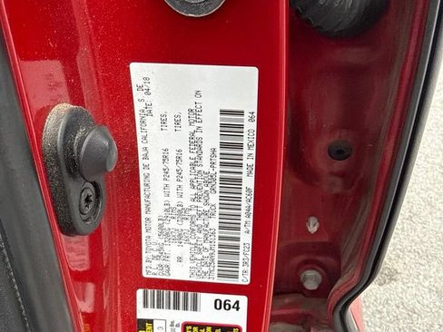 Used 2018 Toyota Tacoma SR5 AWD/4WD image 15