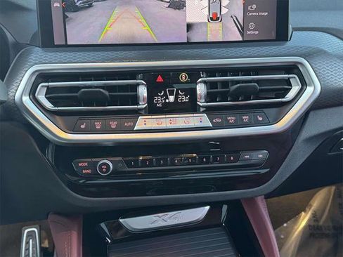 Used 2024 BMW X4 xDrive30i w/ Premium Package image 28