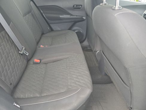 Used 2022 Nissan Kicks S image 12