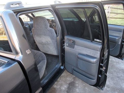 Used 2002 GMC Sonoma SLS w/ ZR5 Appearance Pkg image 27