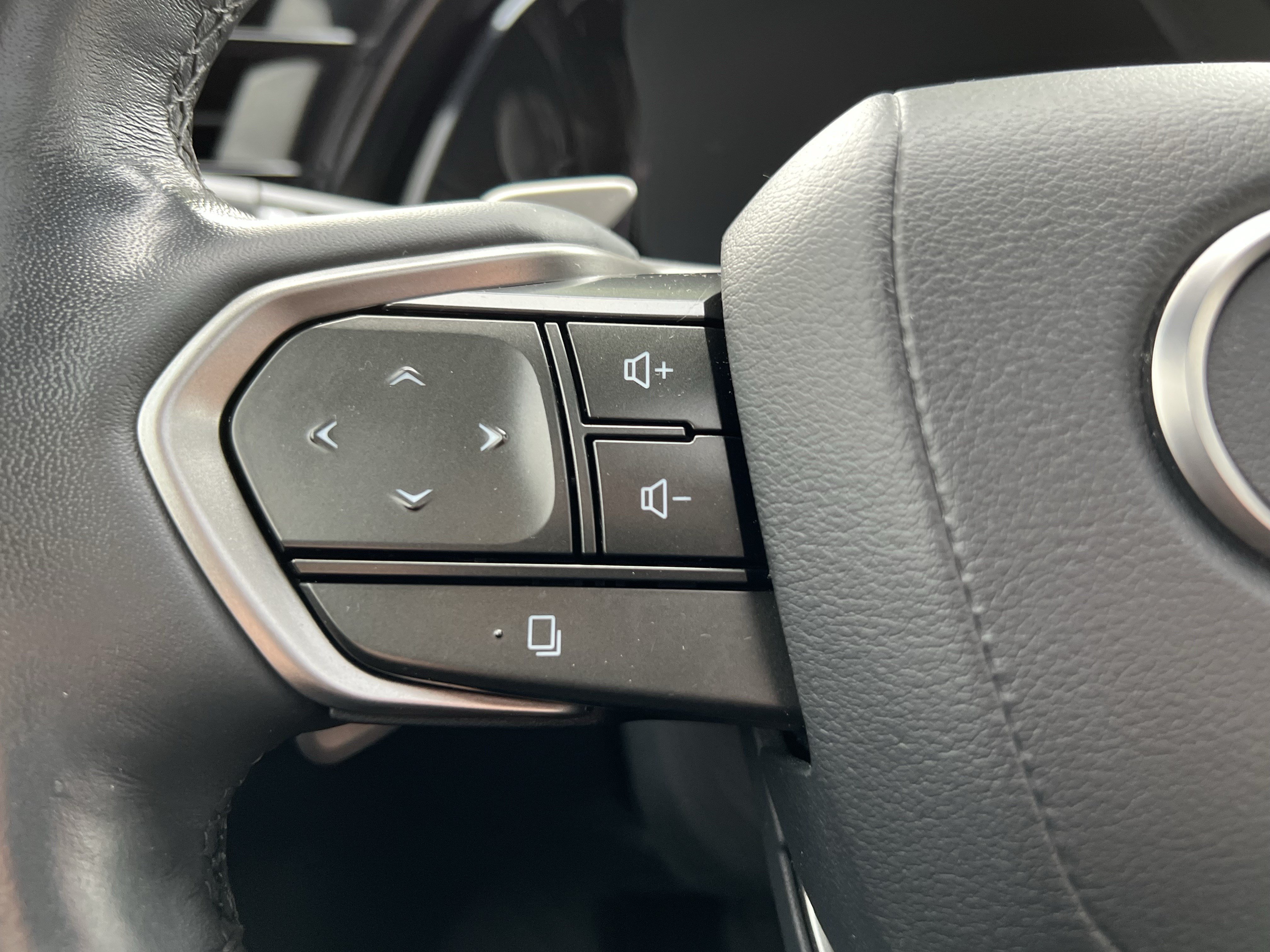 Used 2023 Lexus RX 350 FWD w/ Accessory Package image 19