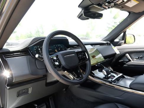 New 2026 Land Rover Range Rover Sport Dynamic SE AWD/4WD image 3