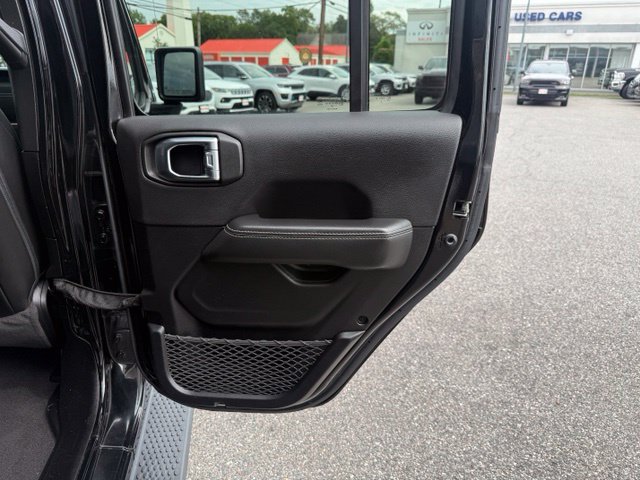 Used 2023 Jeep Wrangler Unlimited Sahara AWD/4WD image 28