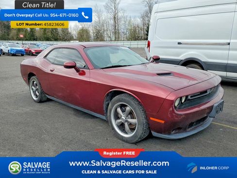 Used 2018 Dodge Challenger SXT RWD image 5