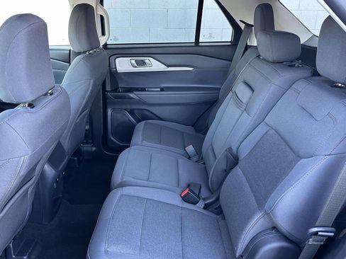 Used 2025 Ford Explorer Active image 12