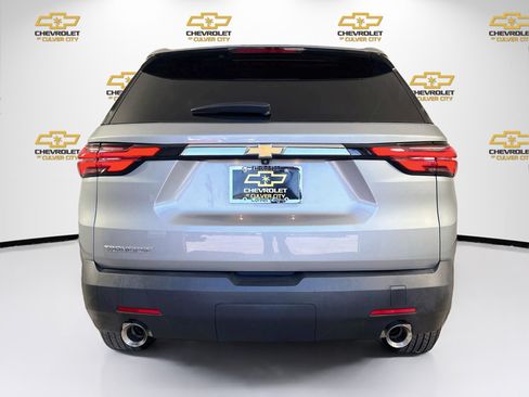 Used 2023 Chevrolet Traverse LS FWD image 7