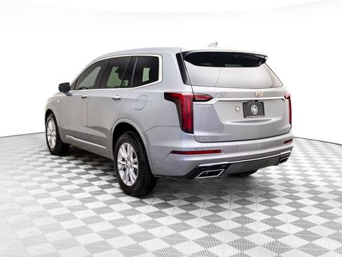 Used 2025 Cadillac XT6 Luxury image 3