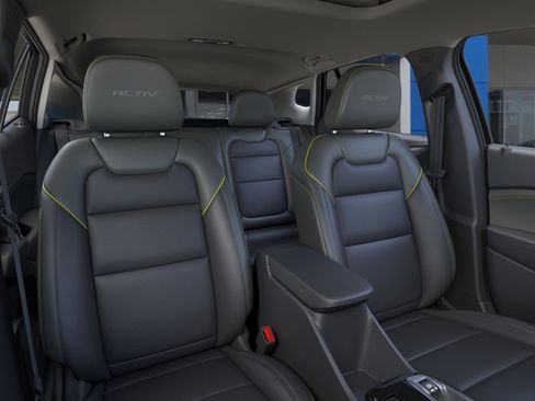 New 2026 Chevrolet Trax ACTIV w/ Sunroof Package FWD image 16